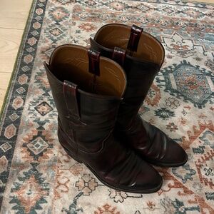 Lucchese 9 black chery boots